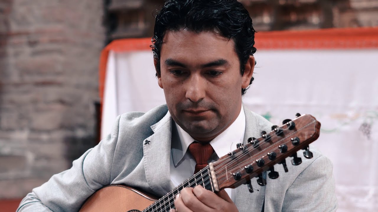 Tango Estudio 5 - A. Piazzolla - Bandola Diego Saboya