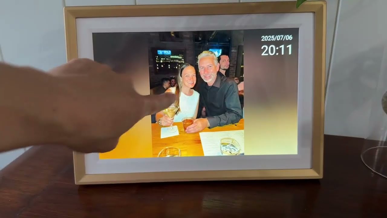 Цифровая фоторамка ARZOPA D10 с металлическим корпусом, 10-дюймовым HD IPS-дисплеем с антибликовы...