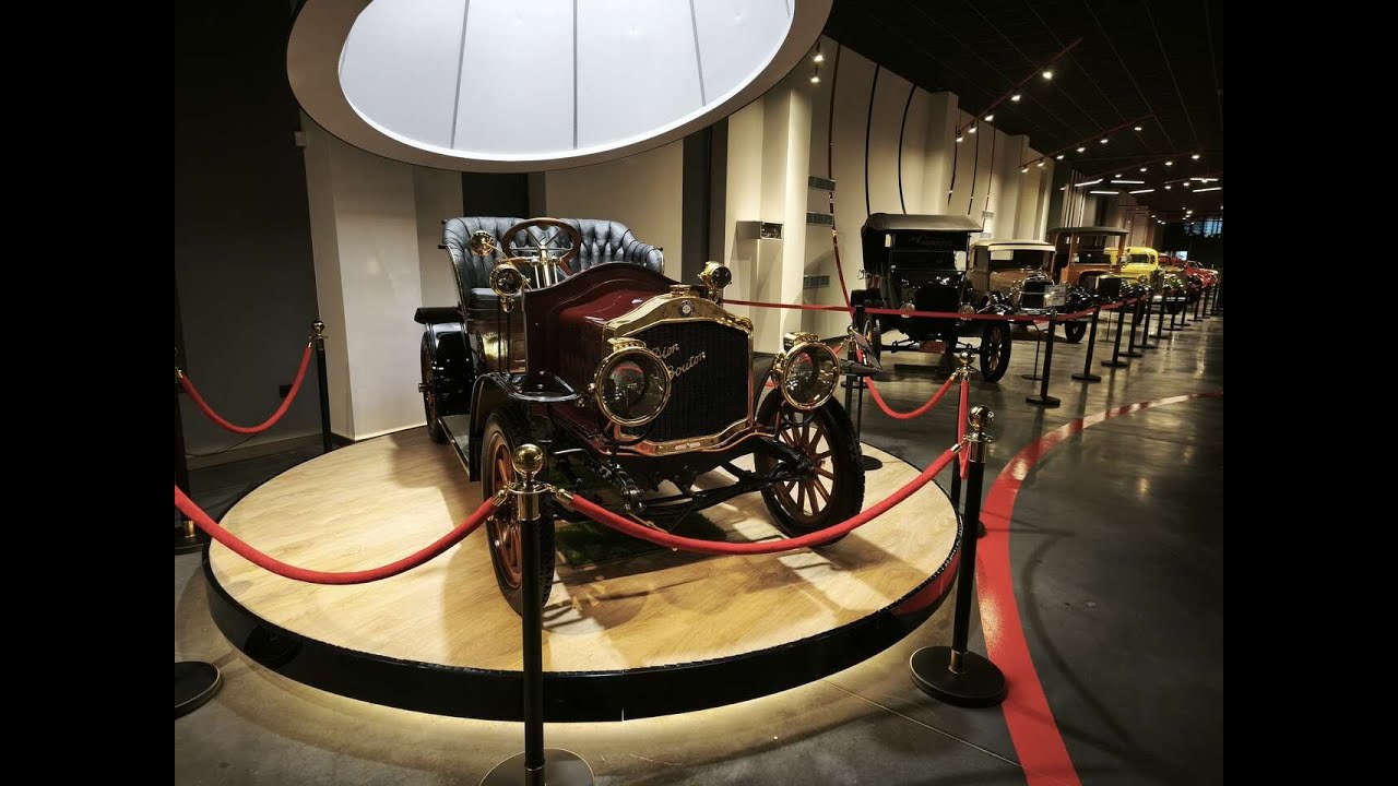 A quick tour of the newest retro car museum in Bulgaria