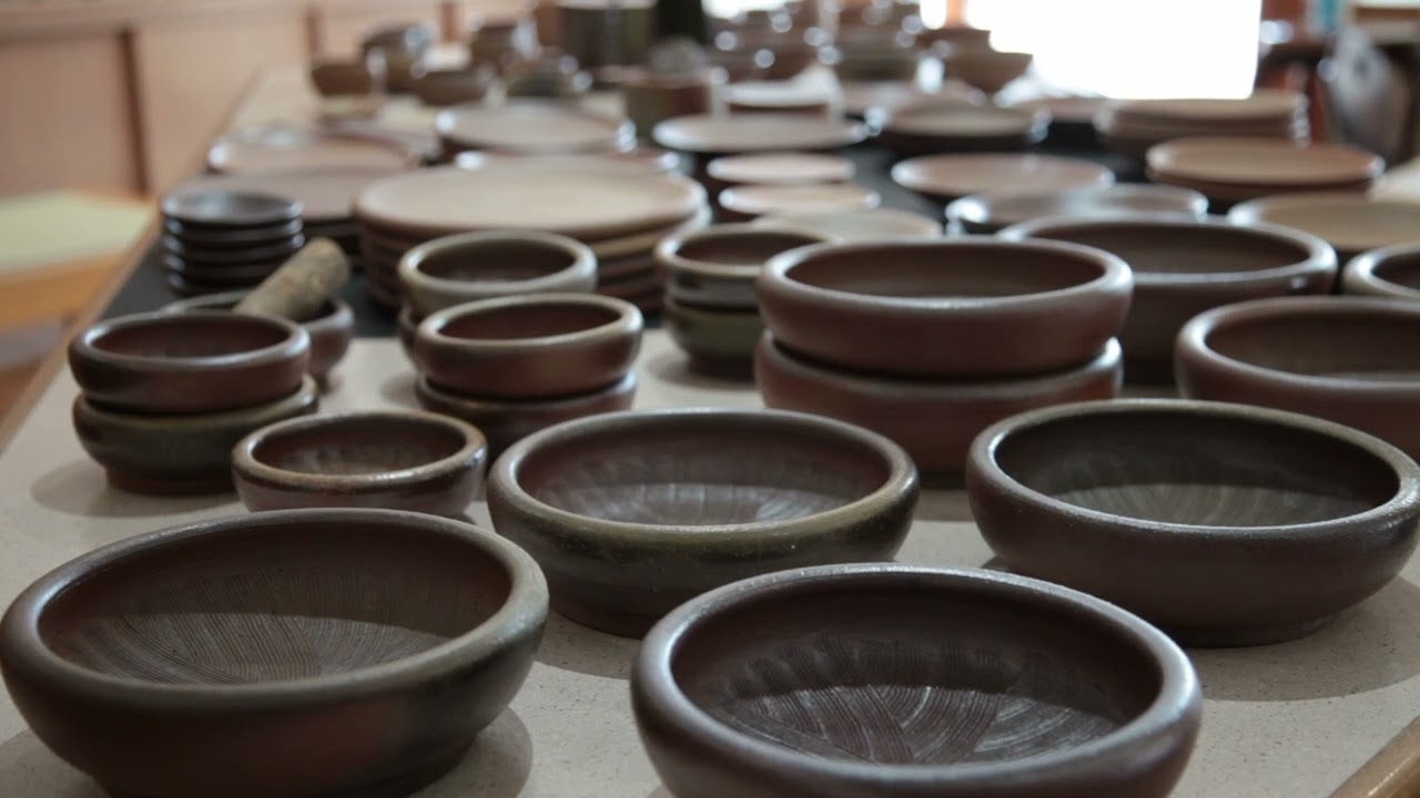 Tools for Food Japan: Making suribachi mortars from specialist Bizenware