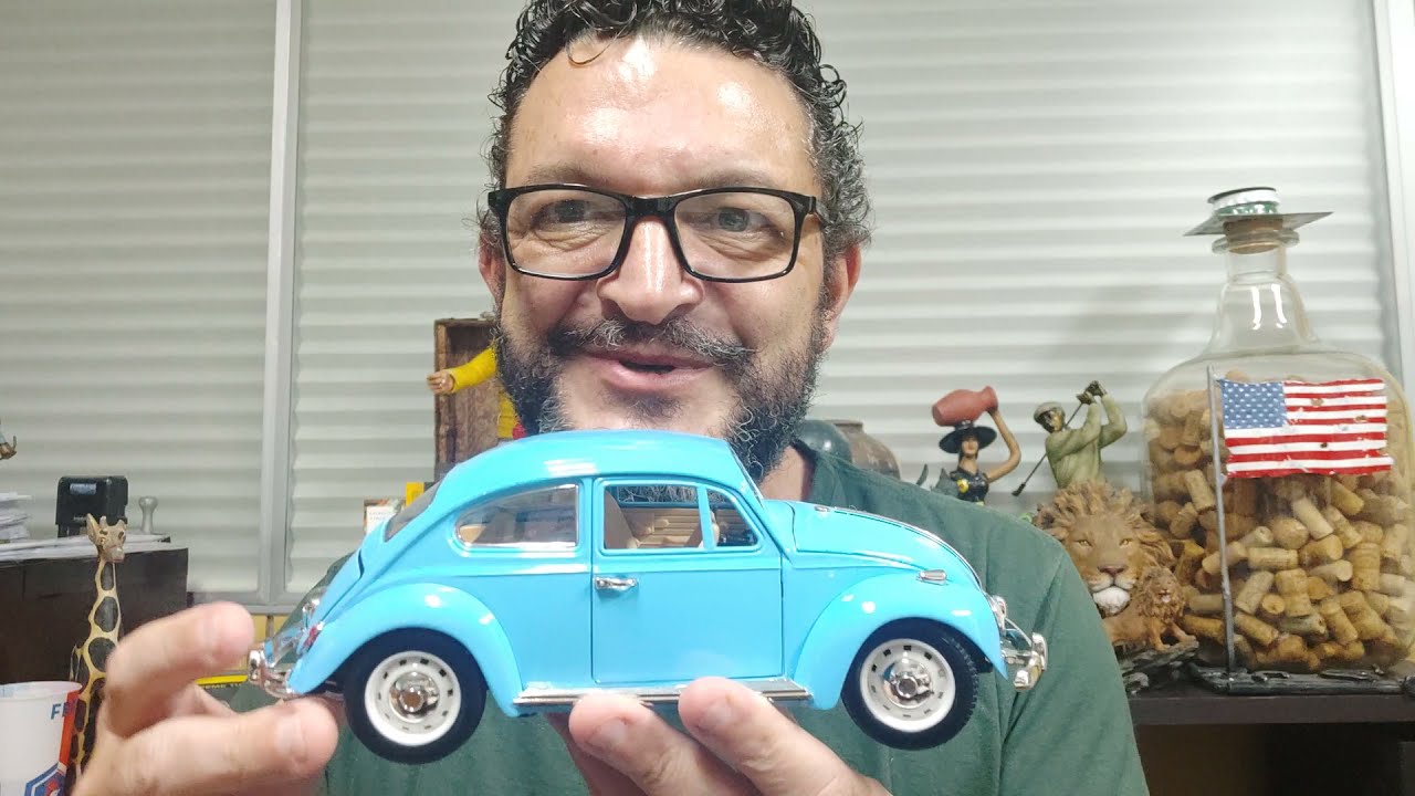 Miniatura do Fusca na escala 1:18 = 23 cm