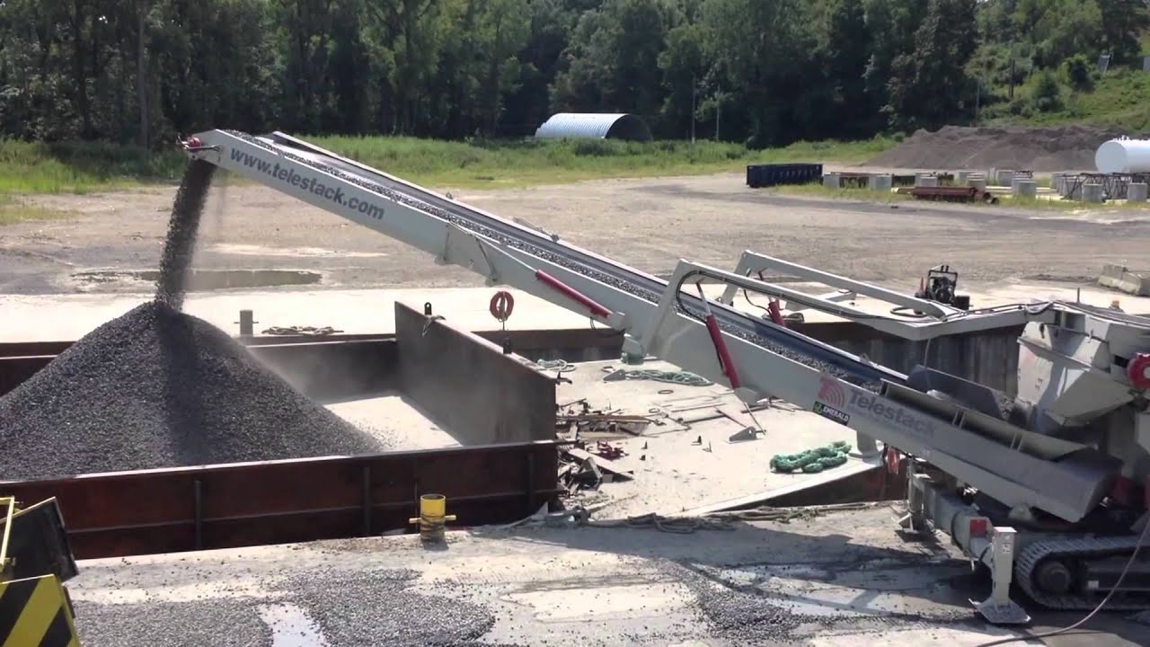 TU 515R Truck Unloader loading Barges from Trucks