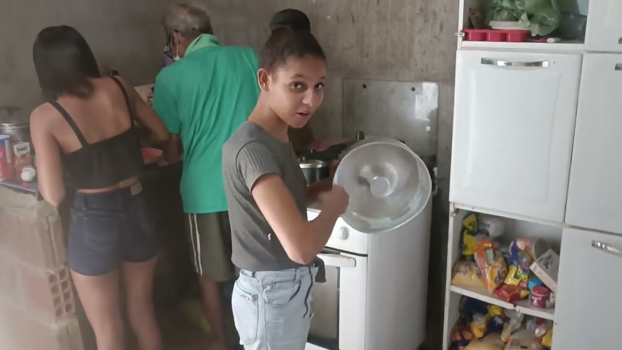 As duas confeiteiras da família animada Camile e Sofia