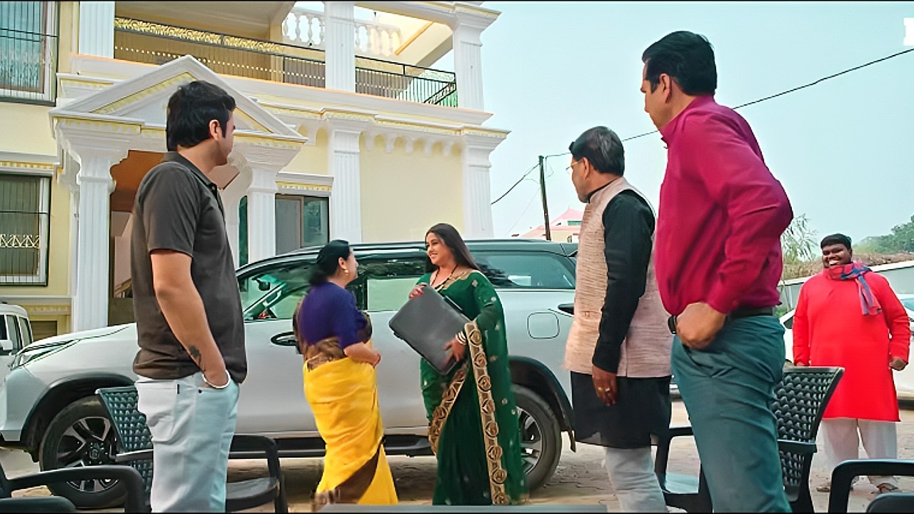 ये लीजिये सासु माँ मैं अपने बाप से ७५ करोड़ ले कर आ गयी अब इस घर की मालकिन मैं | NEW BHOJPURI MOVIE