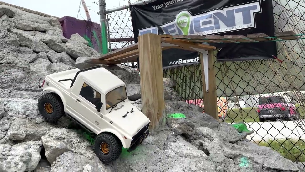 Enduro Bushido first with Hobbywing Fusion Pro and some other goodies.