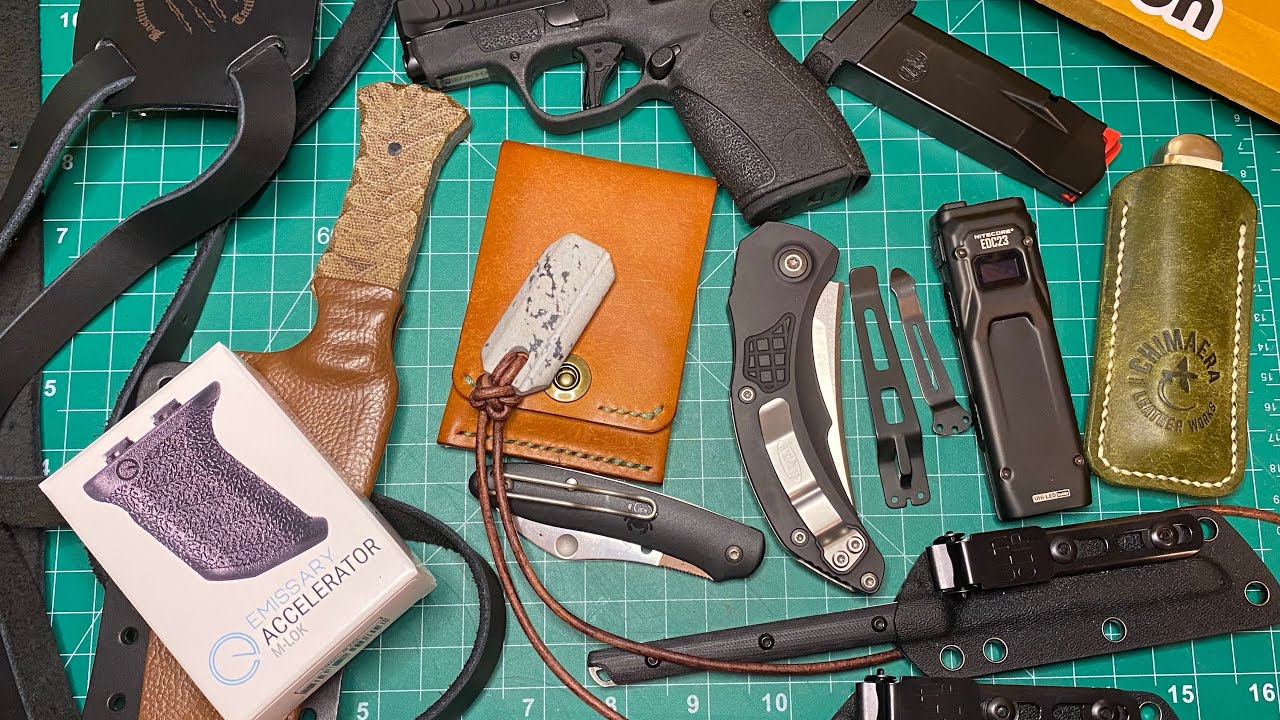 Post-Christmas New KNIVES & EDC GEAR (feat: Microtech, Bastinelli, Spyderco, Nitecore and more)