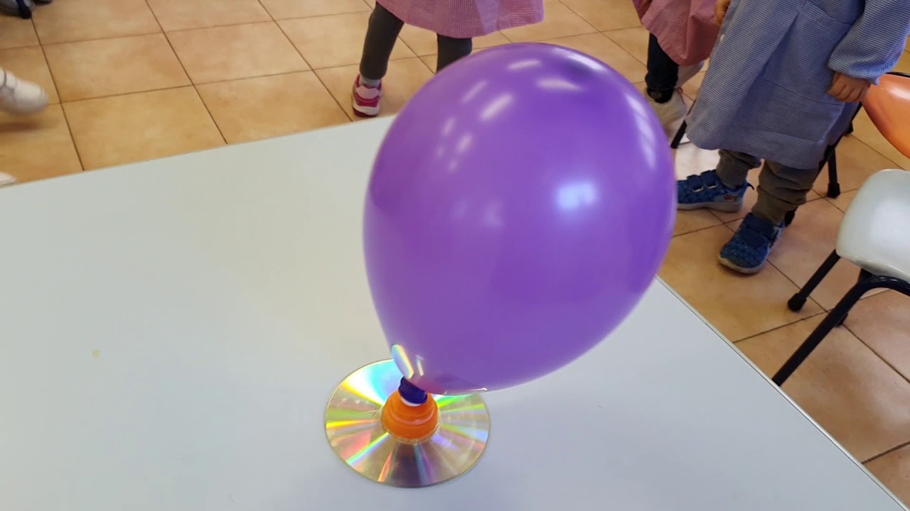 Making a hovercraft at the Vignacce kindergarten