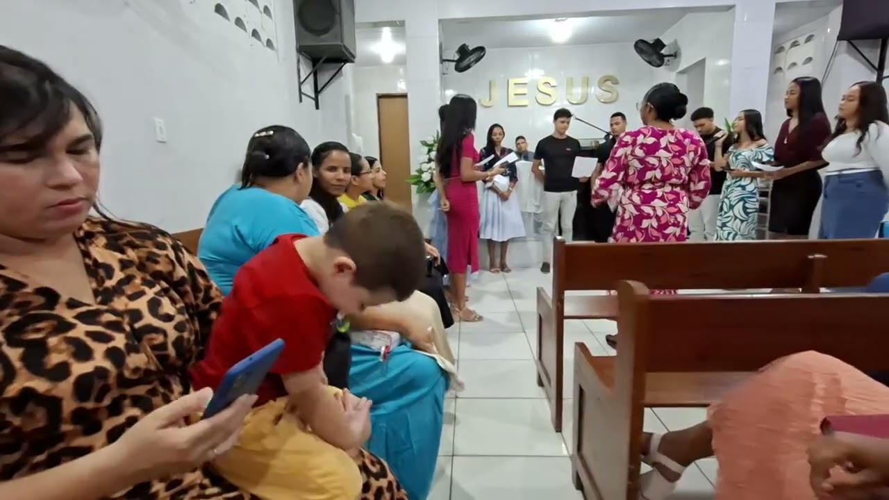 Coral de jovens, de IEADALPE-nova cruz 2 canta na santa ceia, em IEADALPE-MANANCIAL IV 