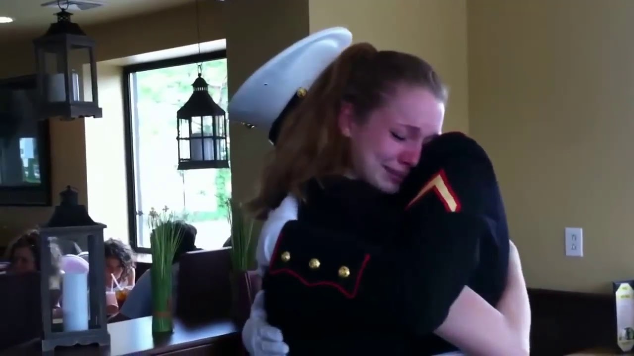 🛑Soldiers Coming Home Surprise For Little Sisters (Emotional Moments)