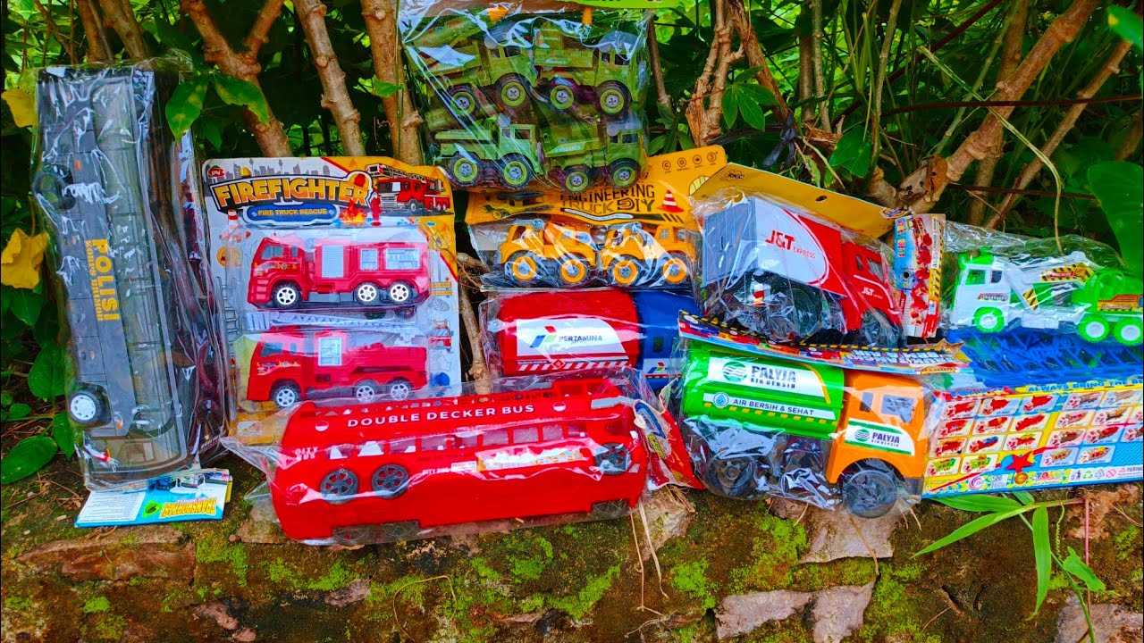 Mencari mainan | mobil balap, mobil truk, mobil buldozer, mobil ambulan, mobil pertamina, mobil bus