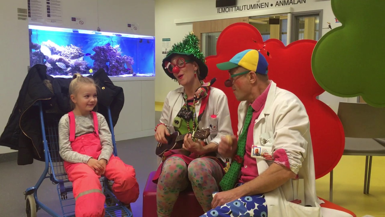 Sairaalaklovnit joulutunnelmissa