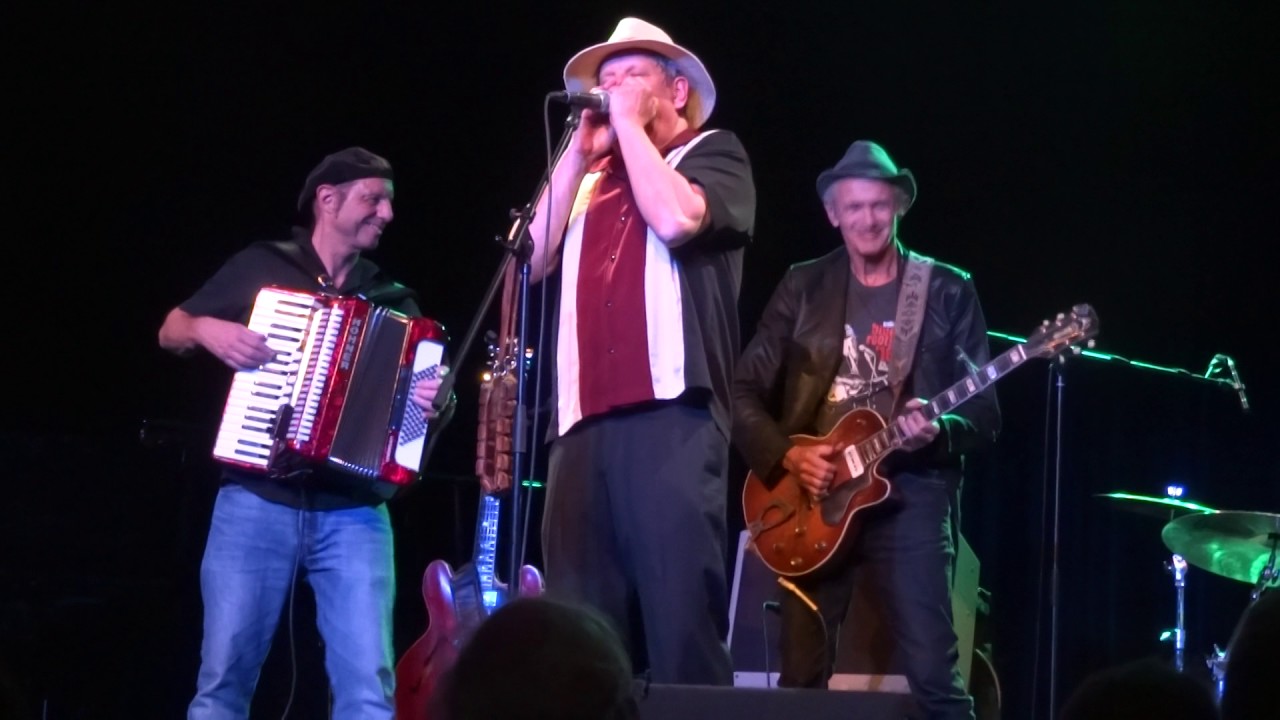 00060 Chuck Berry 90a --Promised Land---Mojo Blues Band live