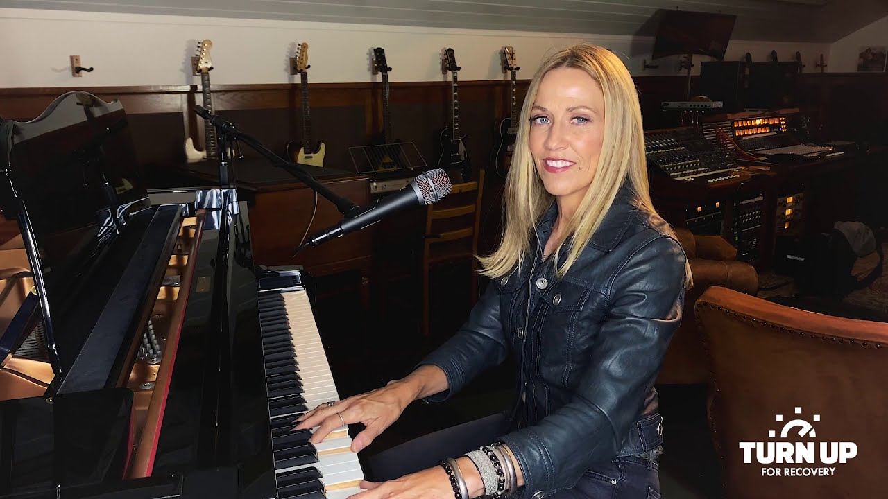 Sheryl Crow - Beware of Darkness  (Turn Up From Home 2020)