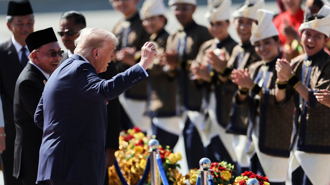 Trump hilariously dances with traditional performers as he touches down in Malaysia