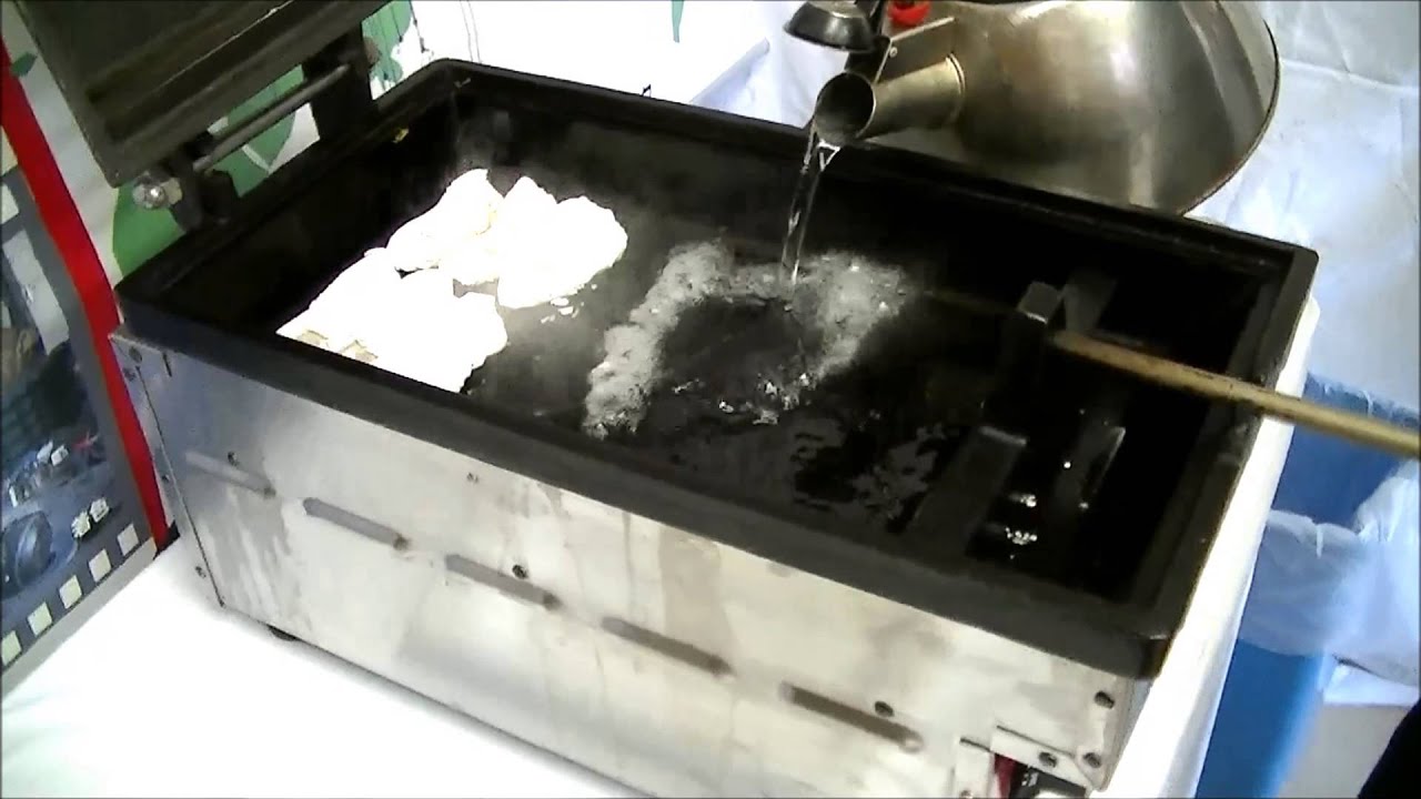 ワールドキッチンテック　電気式餃子焼器“龍(ロン)”