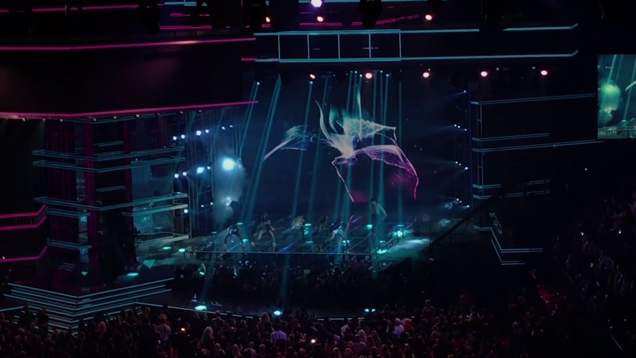 [FANCAM] BTS (방탄소년단) - FAKE LOVE [FAN CHANTS] performance at the Billboard Music Awards