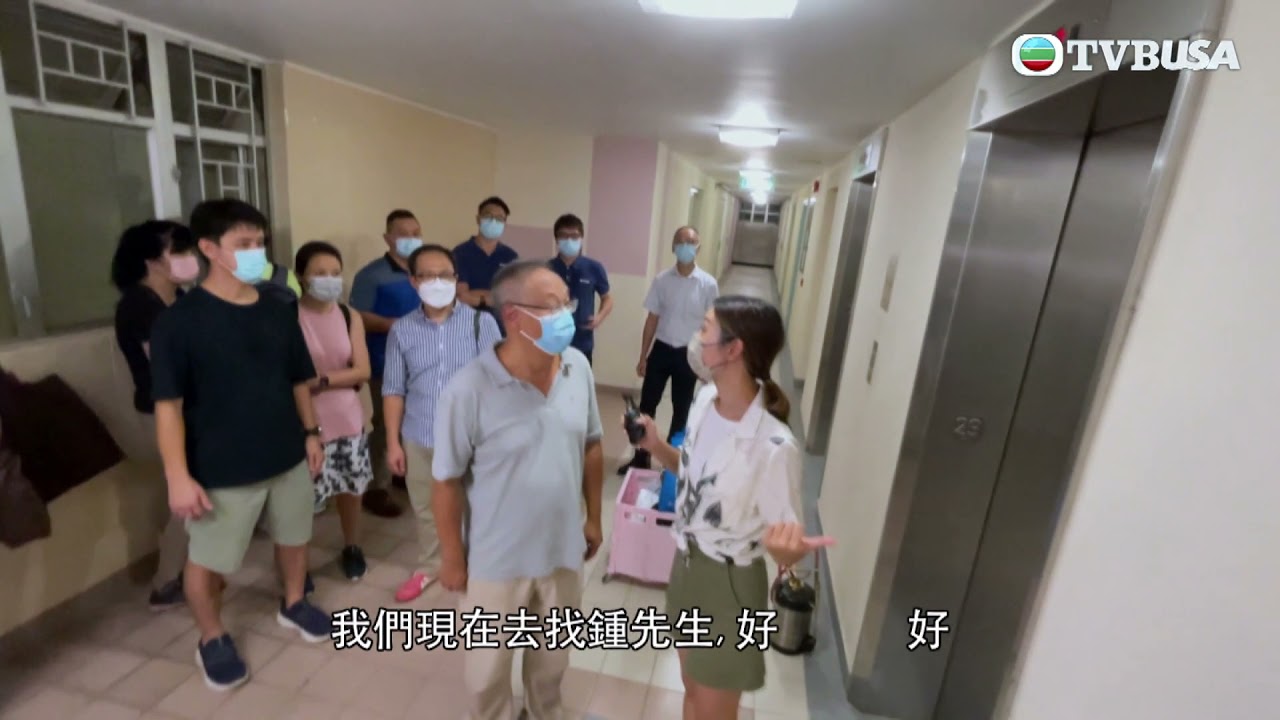 東張西望｜馬鞍山一名獨居老人常被住戶投訴，因為蟑螂經常出入其屋！記者了解住戶狀況後，連同多名義工進行清潔及滅蟲，拯救一眾街坊