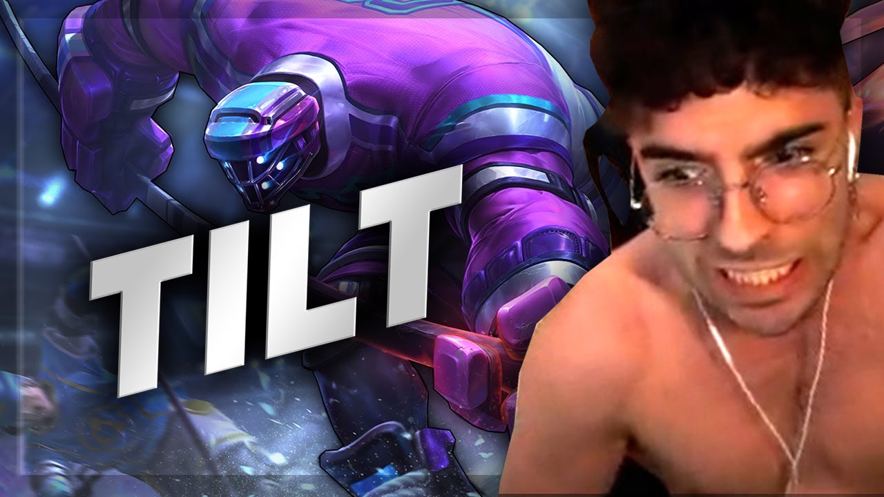 LIEVEMENTE TILTATO CON JAX