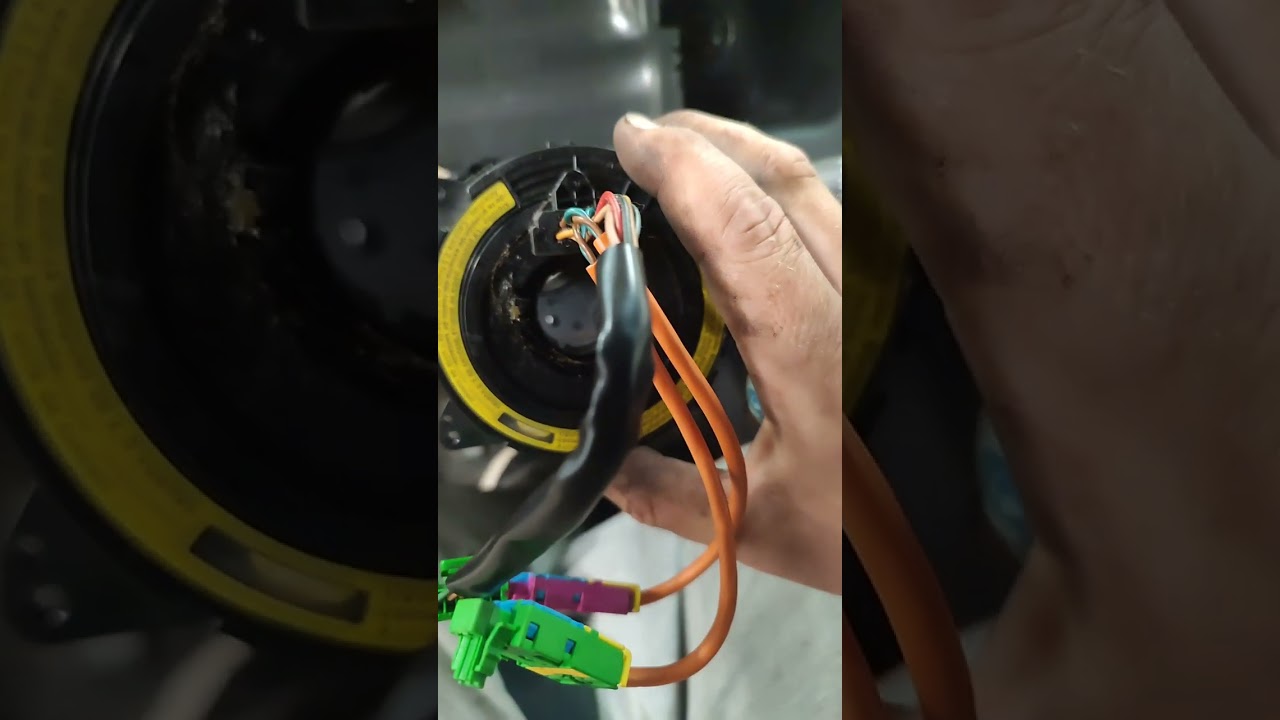 Byter styrvinkelsensor under ratten V70.