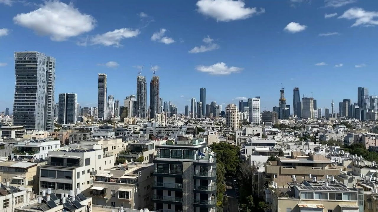 Blasts heard in Tel Aviv after Iranian missile alert | AFP