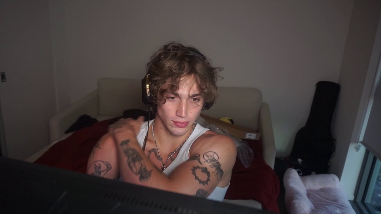 Vinnie Hacker 'MY MAIN ACCOUNT IS GOLD HAHAHA!!' 12th August 2024 Twitch Stream