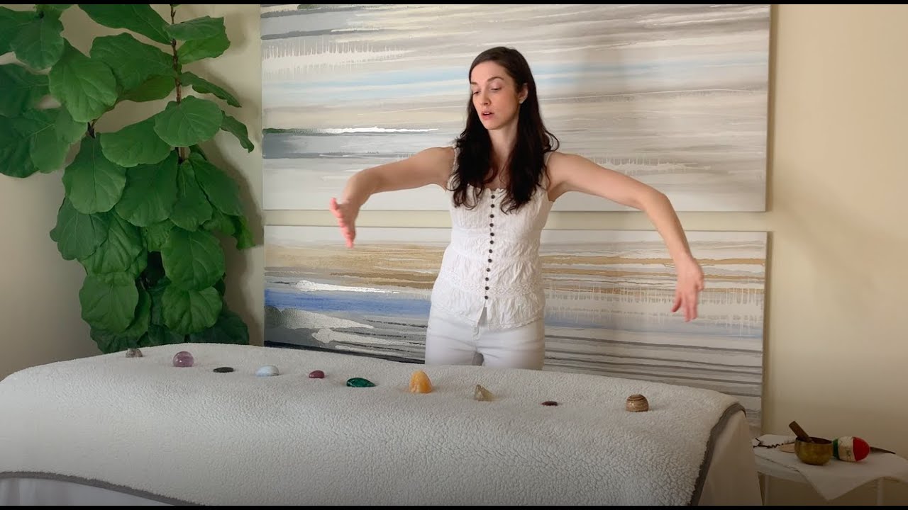 ASMR: Рейки для балансировки чакр с использованием кристаллов, движения рук, мягкий голос, погрем...