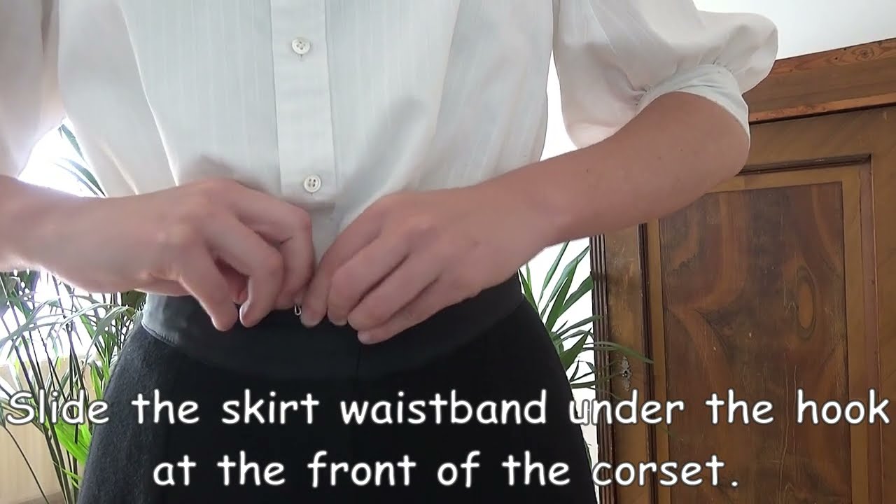 2 Ways To Keep Your Blouse & Skirt In Place - Edwardian Fashion Hack