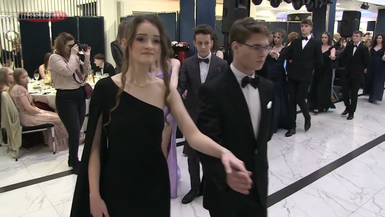 MASTER TV ŁUKÓW - Studniówkowy polonez uczniów IVd z I LO im. T. Kościuszki w Łukowie