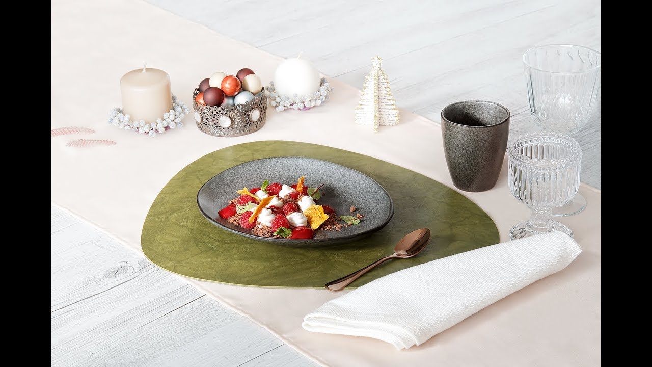 Mousse di ricotta con coulis di lamponi, crumble al cioccolato e mango | Chef Deg | Saporie
