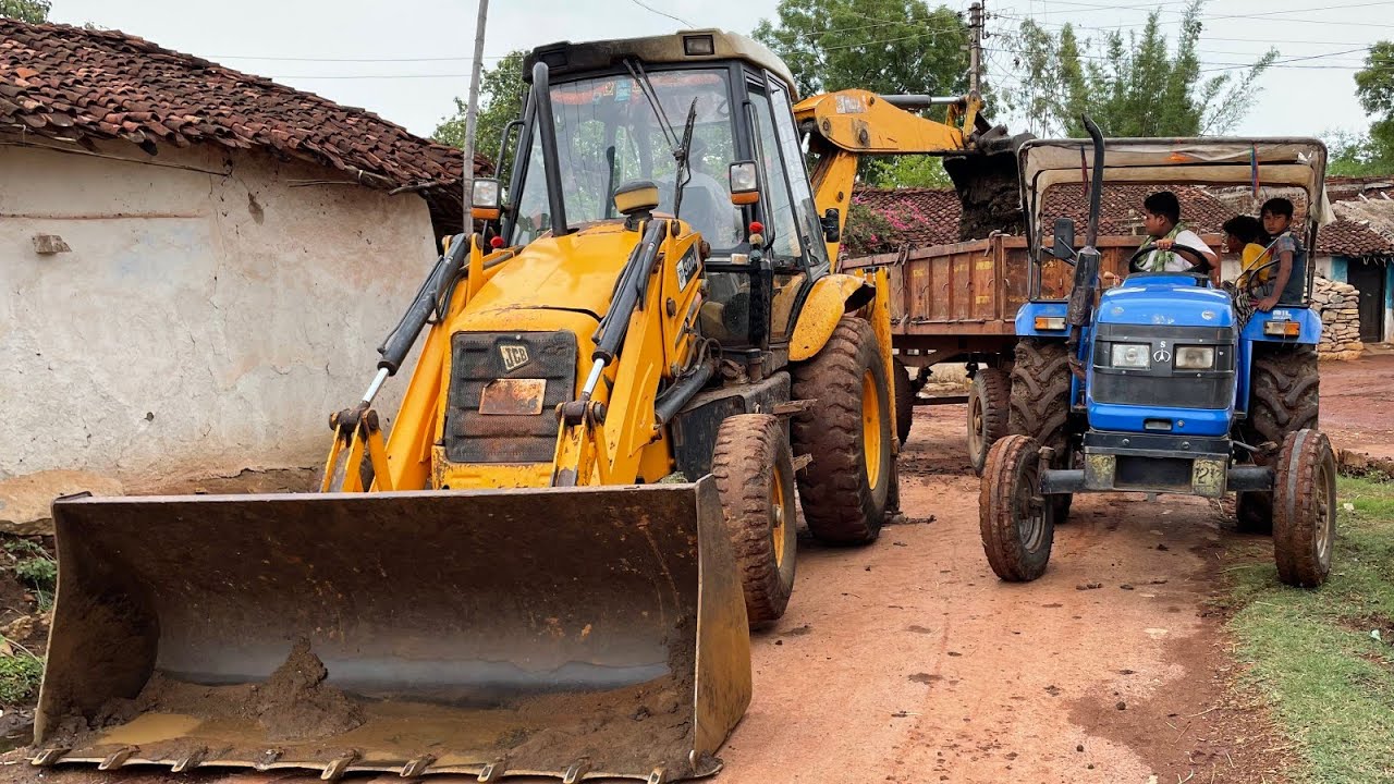 Kirlosker JCB Loading Mud in Tractor | Sonalika Di 42 Rx | Swaraj 744