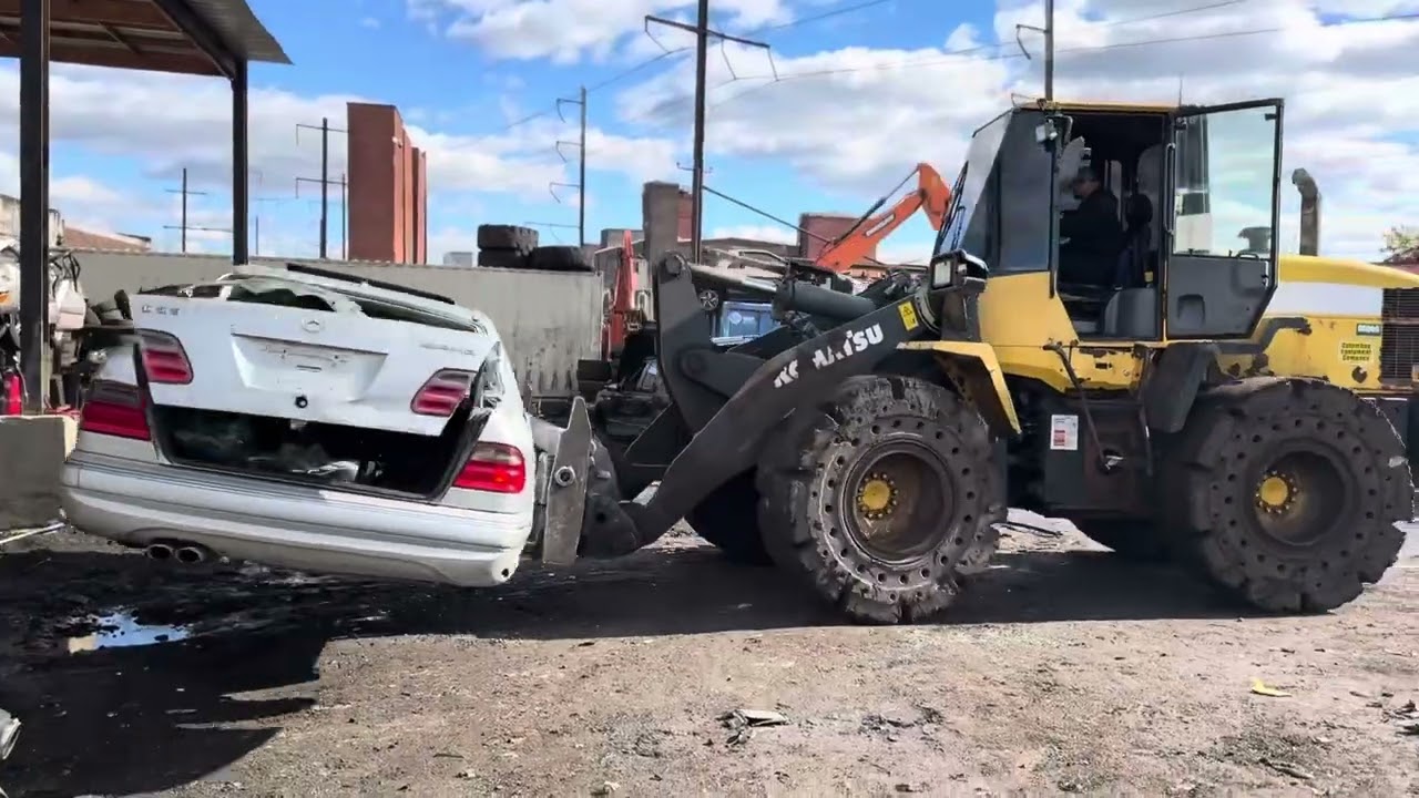 وداعًا للسيارات القديمة: رحلة حقيقية للـ Junk Yard