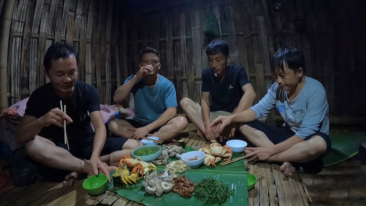 Màn đêm và cơn mưa đầu mùa, sinh tồn nơi hoang dã, phiêu lưu ẩm thực