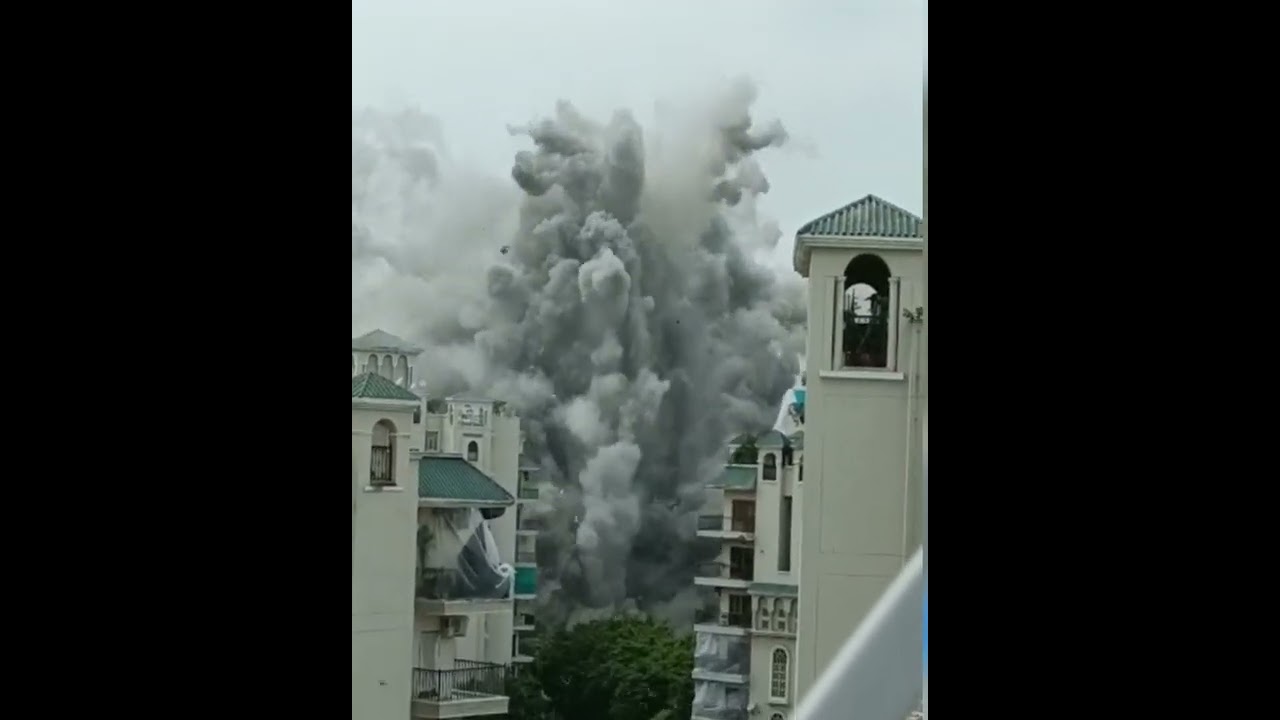 Supertech Twin Tower Demolished LIVE | Noida Twin Tower | Supertech | Twin Tower | #viralvideo
