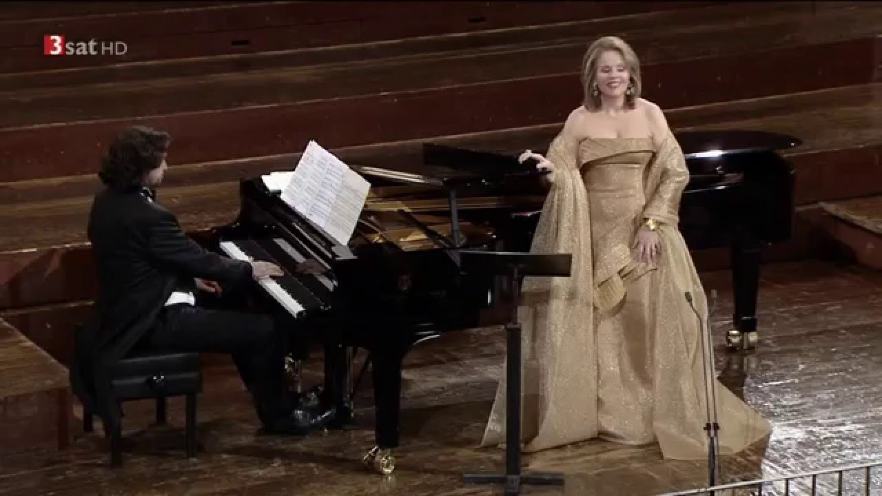 Renée Fleming & Maciej Pikulski - Schoenberg - Erwartung - 2012