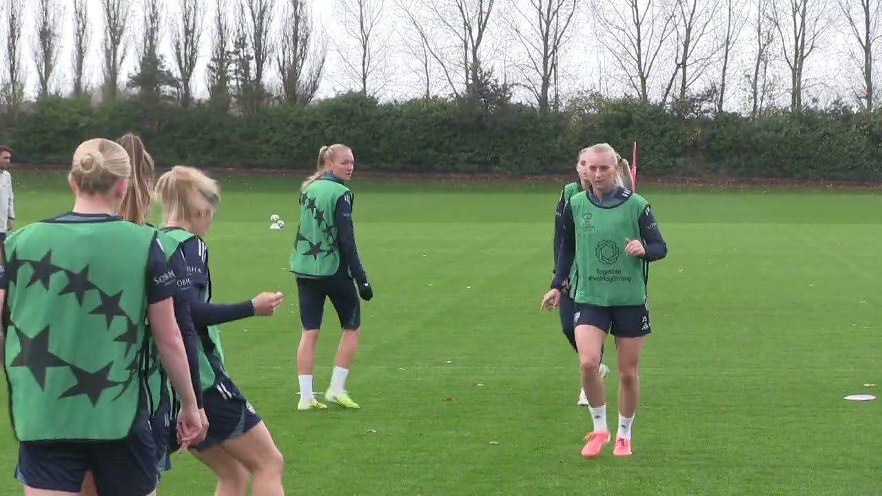 Arsenal Women training pre FC Bayern Munich Women