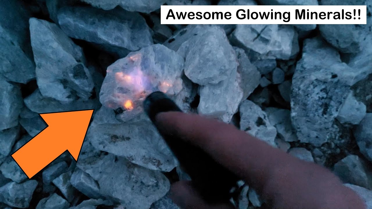 Collecting Amazing Glow Rocks In Bancroft!! Ontario Rockhounding, Fluorescent Minerals!