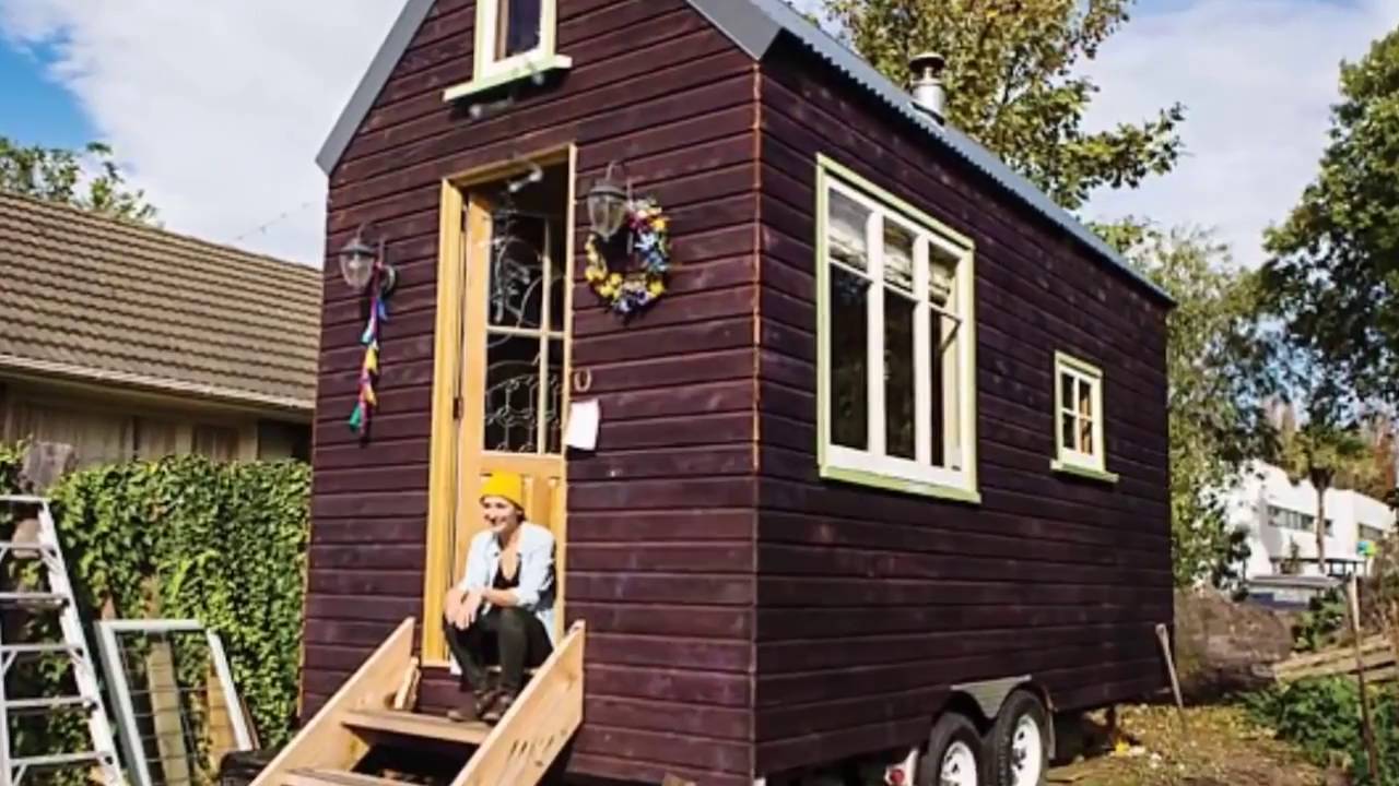 Lily Duval&rsquo;s Tiny House - TinyHouseTour