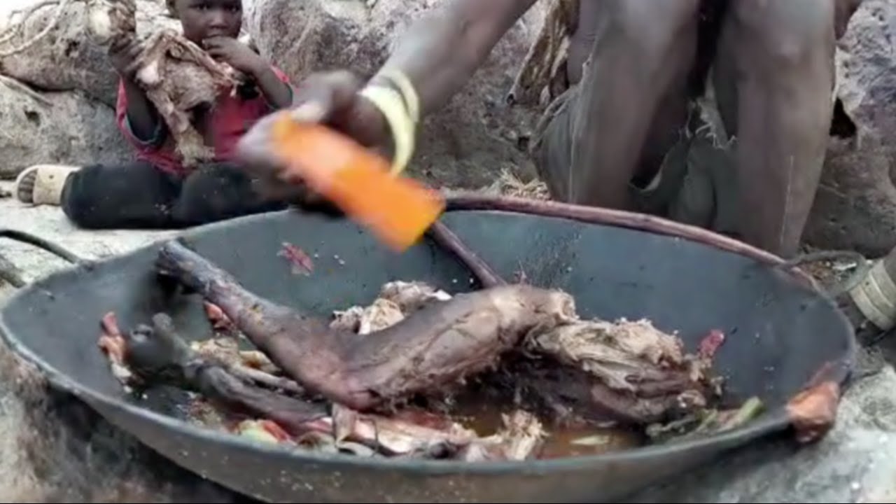 You Won&rsquo;t Believe This Jungle Cooking! Hadzabe Tribe 🍲🔥#villagecooking #Africanfood! 🍲