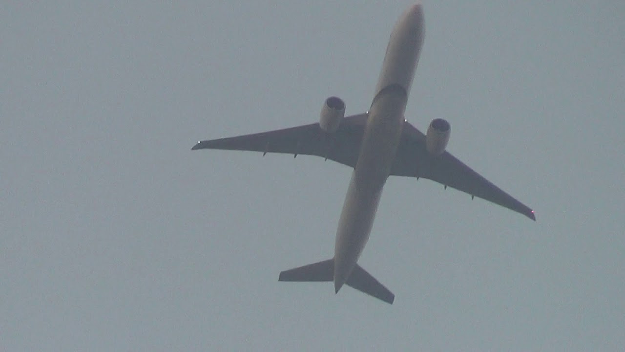 PIA-305 777-340(ER) Lahore-Karachi