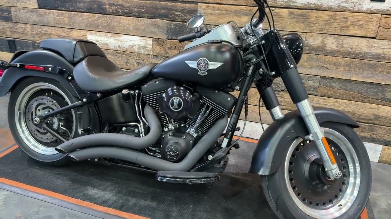 Harley-Davidson Softail Fat Boy Lo 2013 года выпуска, цвет Black Denim-FLSTFB