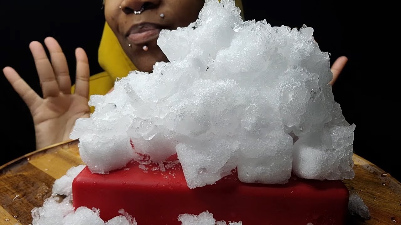 LAYERED ICE CUBES | POWDERY CARBONATED ICE & FINELY CRUSHED ICE  #iceeating #asmr #asmrice