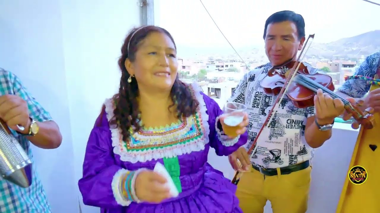 FLOR ANDINO DE PACCHO Y GLORIA CONDOR