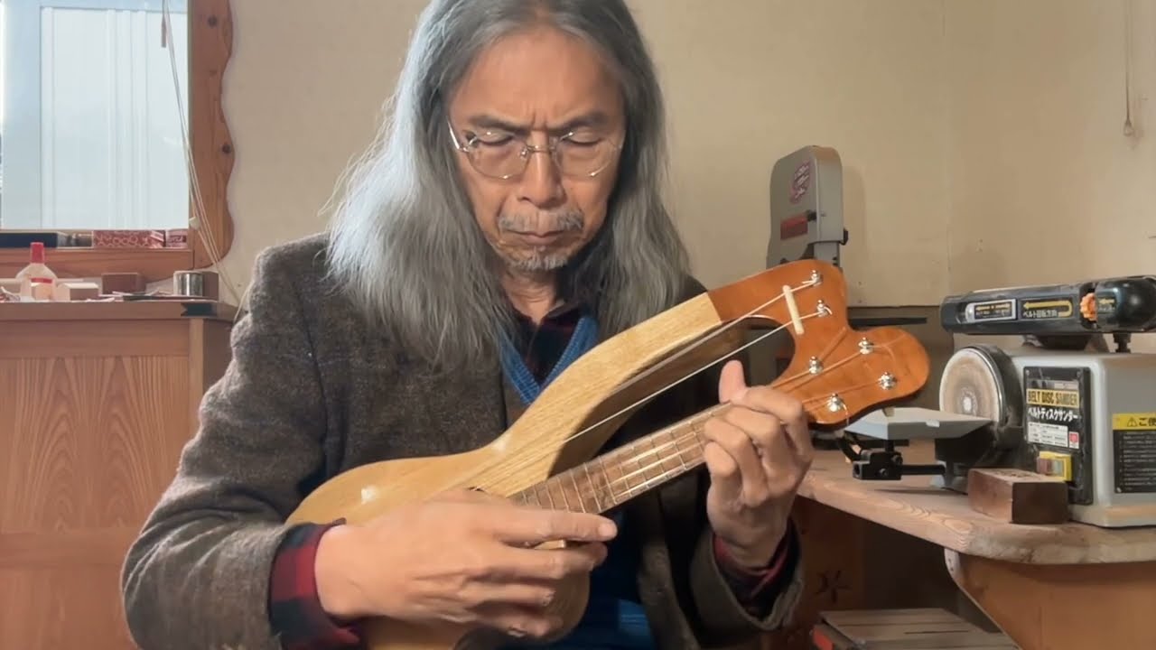 No 98 ハープウクレレ