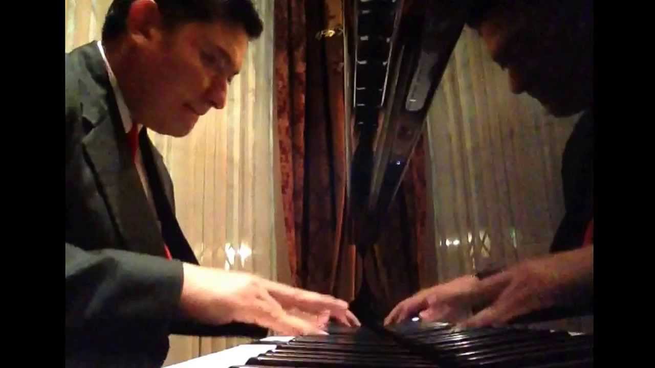Bamboleo. Piano Roberto Zurita Músico's