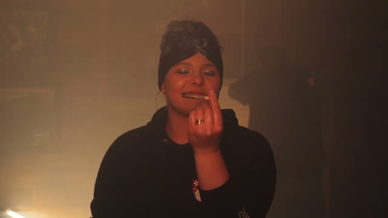MENDO DOPE - 100% OUH LA LA (THE SESSION MUSIC VIDEO)