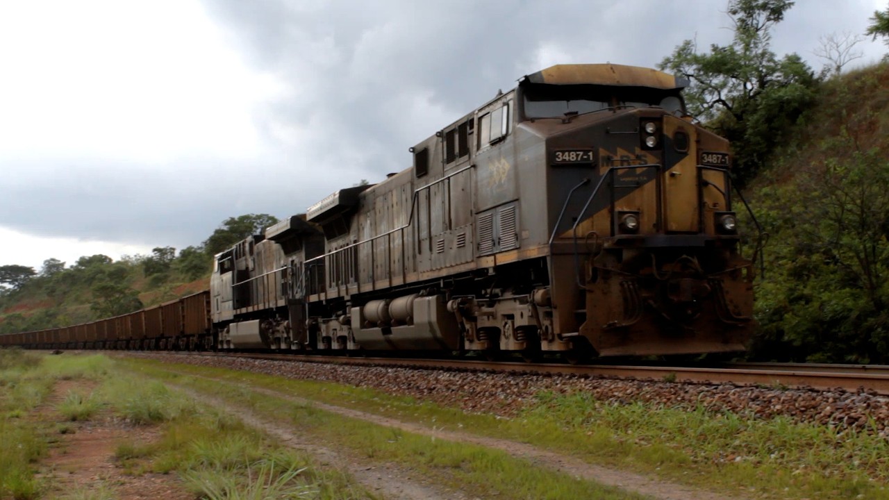 O COLOSSO DA MRS!! O TREM DE 272 VAGÕES E 6 LOCOMOTIVAS QUE TREME A FERROVIA DO AÇO!
