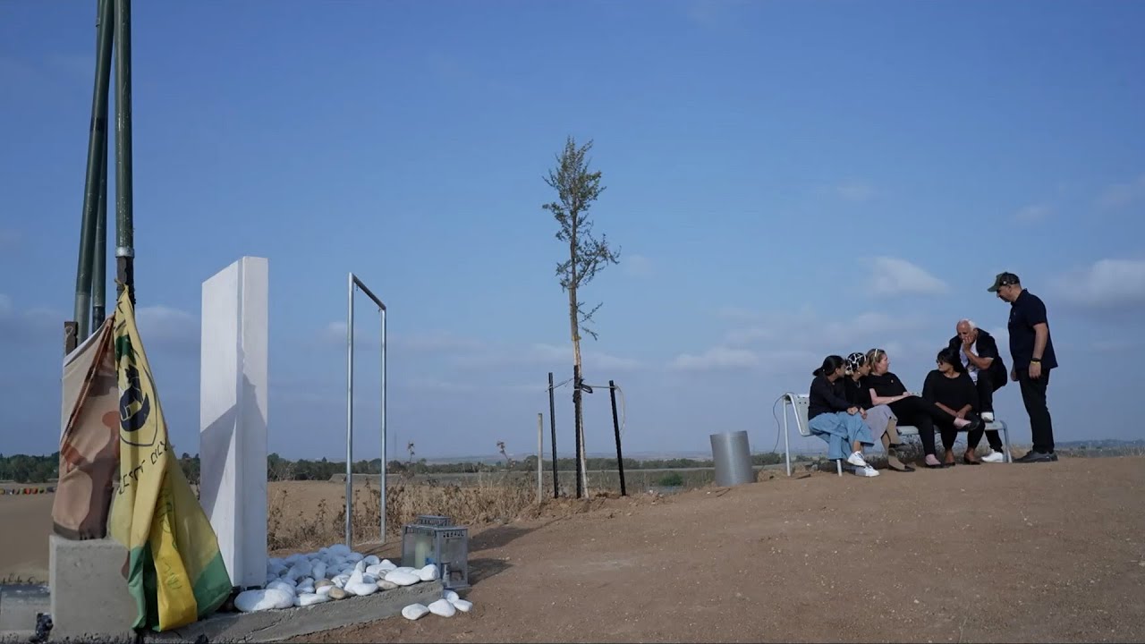 הקרב על נחל עוז: הורי התצפיתניות שנפלו במוצב מתגעגעים - וכועסים