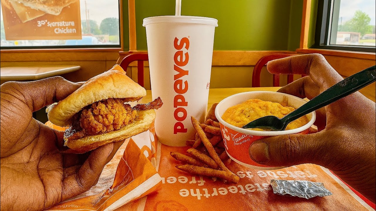 POV POPEYES GHOST PEPPER SANDWICH W/ BACON & CHEESE! NO KETCHUP. NO PICKLES. NO ORANGE FANTA :/
