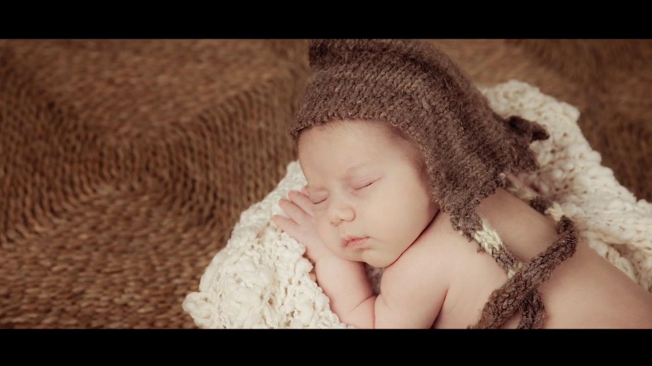 Backstage newborn mili chavarri photo & art
