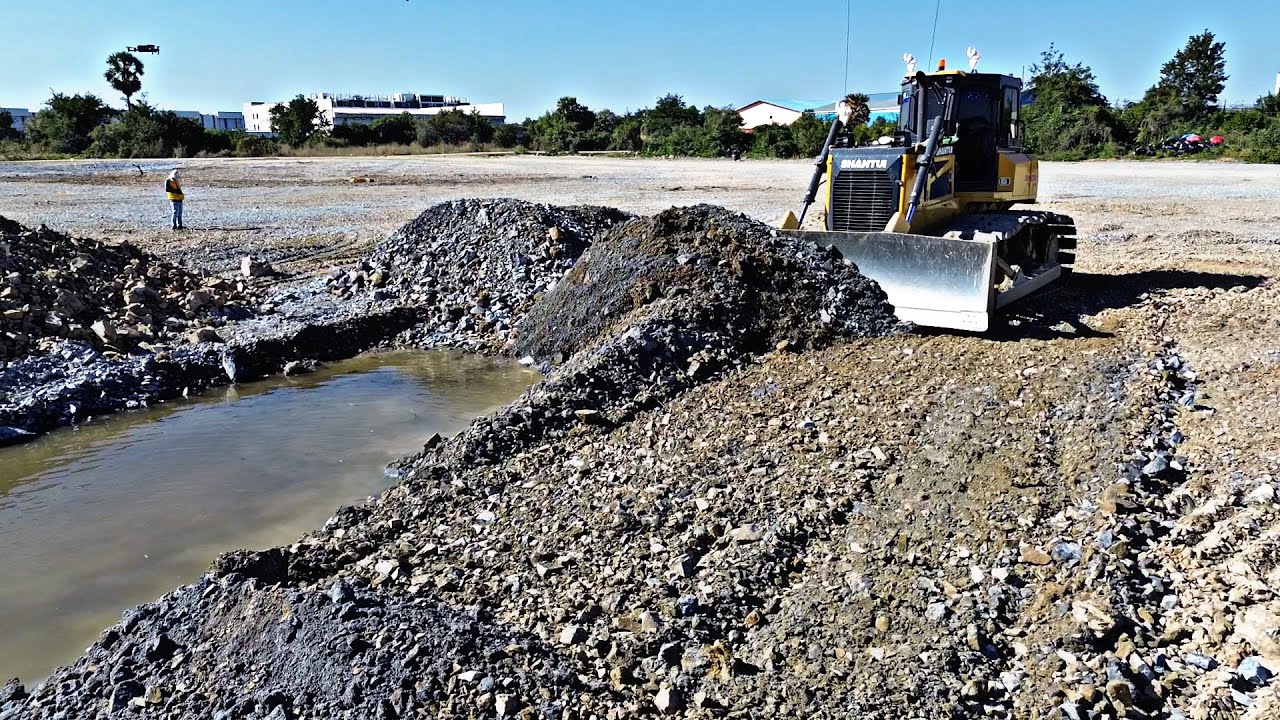 Amazing!! Processing Forward Using Bulldozer SHANTU pushing stone quickly with 25t Dump Trucks.